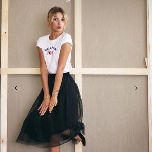 ISO sezane the Mateo skirt in size 4